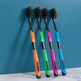 BQB 竹炭軟毛牙刷 雙層刷毛 舒適防滑 成人適用 顏色隨機, 1個