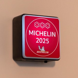 米q林冰箱貼 一星米q林二星米q林三星黑珍珠餐厅發光燈牌 磁吸冰箱贴 新款背吸灯, 灯牌 米其林三星（單面）