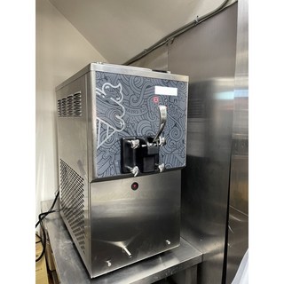（烘焙廚房)瑞輝食品kd100s桌上單孔霜淇淋機冰淇淋機霜淇淋粉霜淇淋燈單日出租霜淇淋機維修長期租借服務冰淇淋燈台中市, 1個
