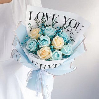 生日花束 畢業花束 玫瑰香皂花束 康乃馨花束, 藍黃滿天星+藍黃玫瑰花束+禮袋+燈串