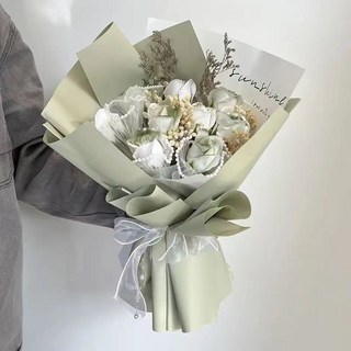 2025 畢業花束 玫瑰永生花 生日禮物 仿真花束 畢業季 送女友 送閨蜜 告白情人節, 芊芊綠雪,創意花束+禮袋+燈（店長推薦）