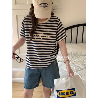 mooiwhite茉衣著日系服飾 日常必備好感條紋撞色英文橫條配色領口字母圖樣上衣WTXD7085, 藏青, 1個