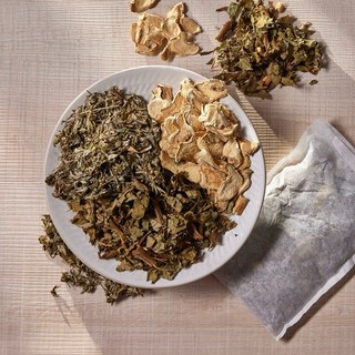 【產後浴澡】月子洗澡包 100g 大風草 藥浴包 特大包 台灣大風草 買10送1, 1個, 大風草藥浴包