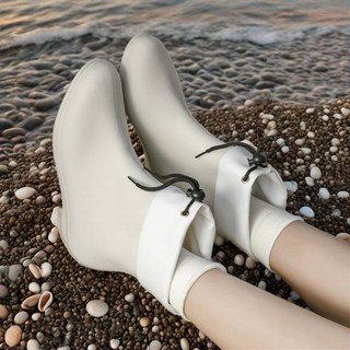 短筒時尚雨靴，防滑耐磨，束口設計，適合成人外穿