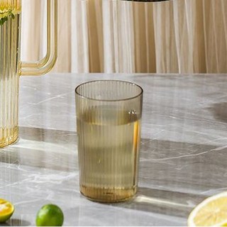 高顏質大容量冷水壺 冷泡茶瓶 耐高溫塑料涼水杯 家用飲料桶 運動水壺 便攜水杯 環保水樽 戶外露營 辦公室必備, 1個, 塑料水壺搭配的水盃-隨機顔色