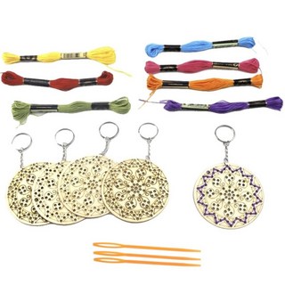木質圓形十字繡兒童手工DIY縫制鑰匙扣裝飾品背包掛飾鑰匙鏈 十字繡材料包 兒童手作材料包 樂齡社區 夏令營材料, 1個, 5個木片+7色線+5個鑰匙扣+3根塑料