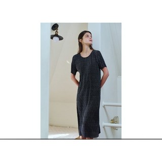 비너스 이월제품트랜디한 주름지 소재를 사용한 멋스럽고 편안한 피팅감 홈웨어 원피스 VEV3921L 2719348