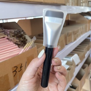 臺灣出貨 出口韓國化妝刷同款高品質巨好用!超薄一字平頭粉底刷扁頭粉底刷魔術無痕底妝刷化妝刷新款, 1個, 黑色