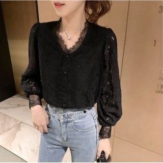 蕾絲V領勾花鏤空雪紡衫