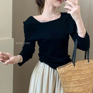 《杜達女孩》柯德莉藍造型翻領 包芯紗一字領薄針織長袖上衣