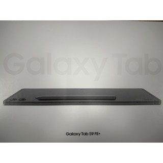 갤럭시탭 S9 FE 플러스의 넓은 화면과 S펜을 활용하는 모습