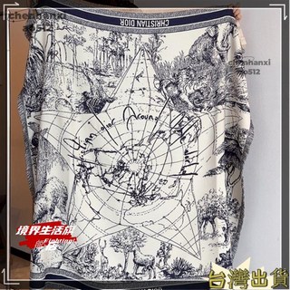 環球旅遊系列冬季女裝澳洲羊毛羊絨超大披肩，加厚保暖柔軟印花方巾，時尚百搭，展現您的獨特魅力