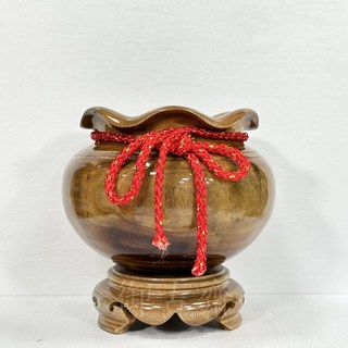 御古齋 精選樟木聚寶盆，荷葉花邊造型聚寶甕，可旋轉底座，招財進寶風水擺件, 1個, 小款-原木色