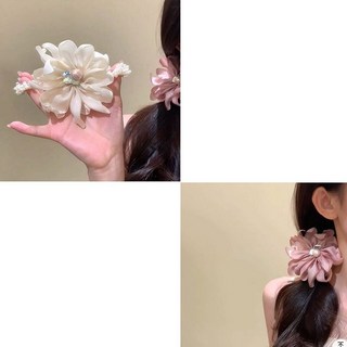 精緻白花珍珠髮圈，大朵花瓣設計，顯臉小，出街氛圍感，秒變仙女花朵頭飾