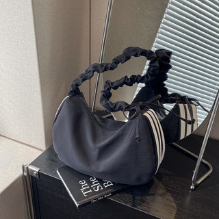 好評優選三道槓雲朵包包韓版尼龍單肩腋下餃子包輕便大容量日常通懃斜挎包, 黑色三直條