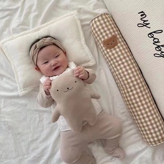 嬰兒小熊安撫抱枕 圓柱長抱枕 嬰兒床護欄 格紋熊款 70x12.5公分, 現貨//格子熊圓柱