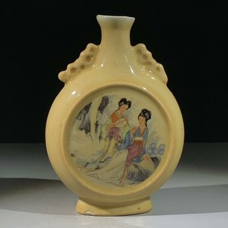 民國老瓷器 江西瓷業公司粉彩美女圖鼻煙壺擺件 全品無瑕疵 包老包真 粉彩仕女圖 胎體細膩 釉色溫潤 做工精緻 底部有款 高約10cm 口徑約6cm 底徑約4cm 單只出, 如圖所示, 1個