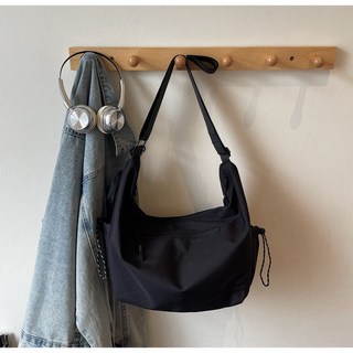 斜挎包男款 潮牌時尚休閒機能騎行運動潮流郵差包 新款單肩包, 黑色