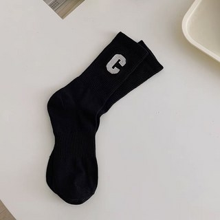 R&M 韓系字母C襪 中筒襪