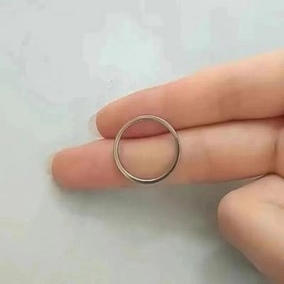 ins冷淡風鋯石鑲鑽鈦鋼星星戒指，時尚金色小眾設計女款戒指