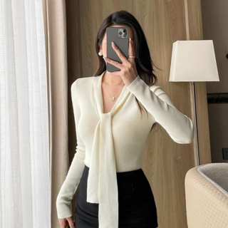 야오야오 브이넥 타이 니트 블라우스