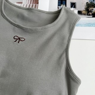 【Fee現貨10色】蝴蝶結削肩背心BRA TOP 圓領 削肩 背心 女背心 小可愛 涼感背心 胸墊 無袖 韓系