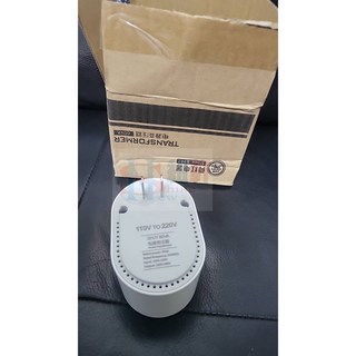 台中現貨 110V轉220V變壓器 大陸電器適用 洗牙器電動牙刷充電器電壓轉換器 60W以下電器適用 附萬用插頭, 詳見包裝