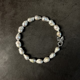 아기자기 바로크 진주 목걸이 Bowtie Baroque Pearl Necklace Silver 925