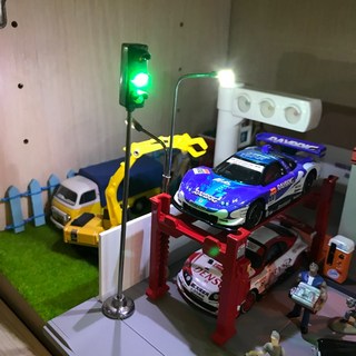 場景長方形立式紅綠燈 (會亮綠燈) - 高約11公分現貨