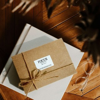 法柏Bova 專注香氛禮盒 天然精油 擴香木 聞香棒 櫸木 交換禮物 集中精神, 1個, 10ml, 薄荷精油, 桉油醇迷迭香精油, 維吉尼亞雪松精油, 印度乳香精油, 甜橙精油, 有機檸檬精油