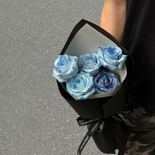 樂優精選 高級午夜藍玫瑰仿真花束成品女神節新年情人節禮物送女朋友男友, 1個, 【深邃】午夜藍玫瑰花束5枝