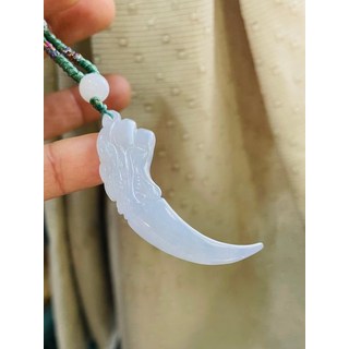 冰種翡翠龍爪墜飾 雙面雕龍牙玉墜 粉春彩 附鑑定證書 長52.1mm