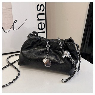 香港代購夏天小包包女式2024新款銀色斜挎包高級感褶皺鏈條雲朵包, 黑色