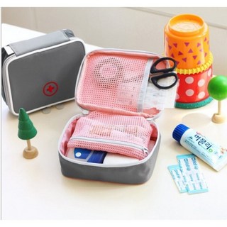 【MoMo媽咪】愛心圖案急救包 旅行收納小藥包 炭灰色/粉色, 1個, 灰色(現貨)