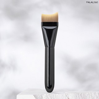 超薄 斜角設計 新手適用 打造無瑕疵輕薄底妝, 1個, 月牙形粉底刷