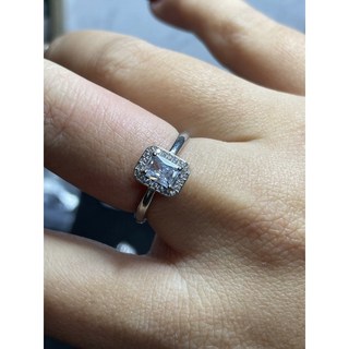 純銀戒指，鑲嵌水鑽，可調式尺寸