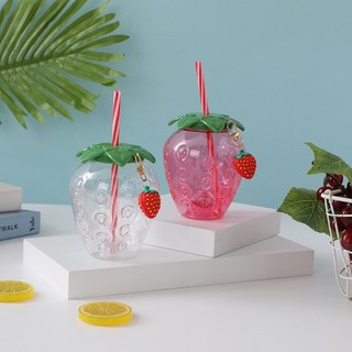 딸기 물통 텀블러 공병 보틀 우유통 테이크아웃 빨대 팬던트 500ml, 투명 딸기컵 + 펜던트 500ml