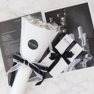 블랙&화이트 소형 라인장미 꽃다발과 빼빼로 포장 선물 세트, 화이트, 대형블랙(빼빼로3개), 골고루