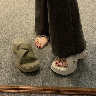 厚底拖鞋女外穿2025年新款，時尚百搭防滑休閒一字涼拖鞋