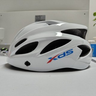 台灣現 貨男女山地車公路車一體成型青少年頭盔超輕可調防摔成人氣動, 002純白, 1個