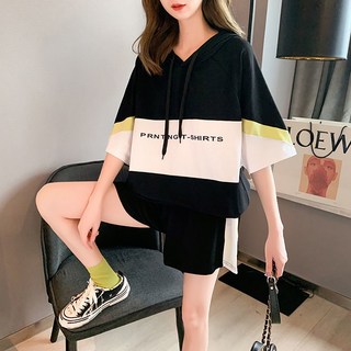 ROYALBELLE 여성 캐주얼 상하 세트 배색디자인 후드 반팔 티셔츠 루즈핏 패션 반바지 트레이닝 세트 F0052626