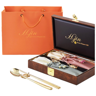 [H.jin 백수백복 진공 부부 티타늄금수저세트(A/B)] 설선물세트 구정부모님선물 생신 환갑 칠순 팔순 퇴직자기념품 외국인교수님선물 상견례선물 회사 기업 방문손님 가족답례품, B스타일, 1세트, 금빛, 수저2인+받침1쌍+비단주머니1쌍+정품케이스