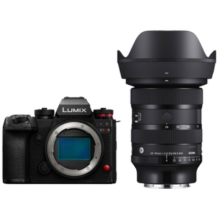 파나소닉 루믹스 S1R II 카메라와 렌즈