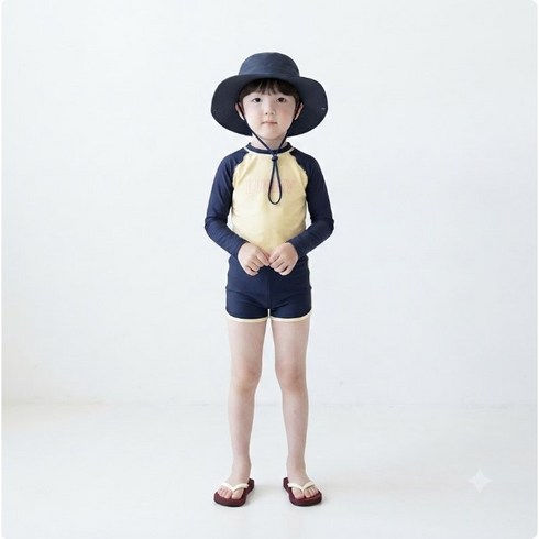 룩앤필 여아 럭키 레터링 배색 래쉬가드 세트
