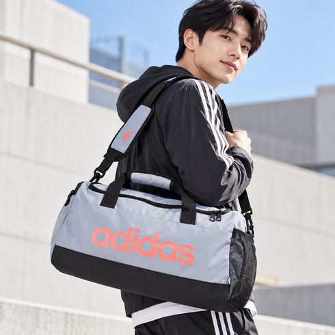 아디다스 더플백 스몰사이즈 헬스 가방 그레이, 헤일로 실버 / 애시드 레드 / 블랙, 1개