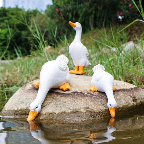 정원 오리 장식품 조각상, 물마시는 오리 (가로 24cm)