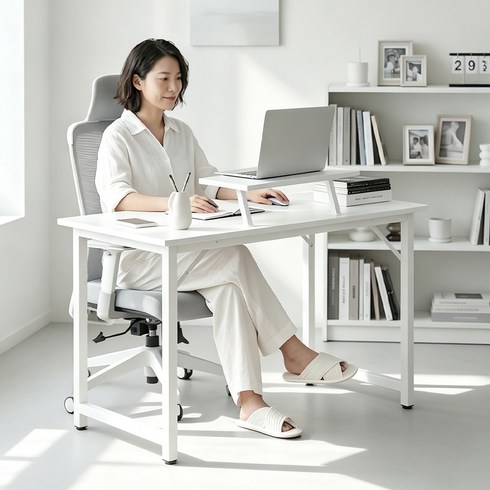 하루꿈 튼튼한 심플 컴퓨터 책상 원룸 자취방 간이 책상 서재 공부 사무 다용도 데스크, 화이트