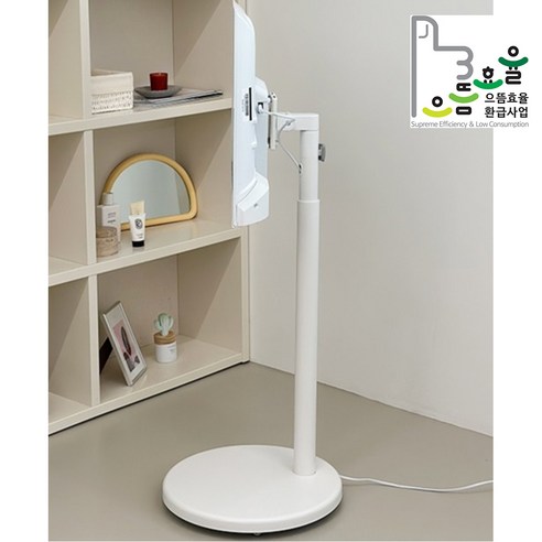 와이드뷰 스마트 TV 세트는 고화질과 편리한 사용성을 제공하는 완벽한 홈 엔터테인먼트 솔루션입니다.