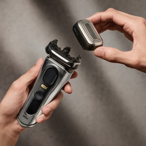 BRAUN 시리즈 9 PRO+ 전기면도기 세트