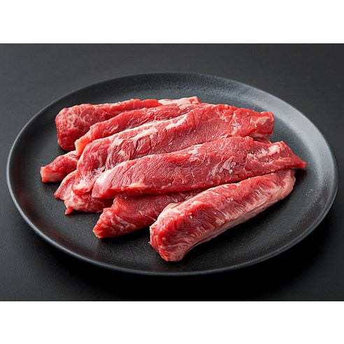 미국산 소 갈비살 구이용 접시에 담긴 모습
